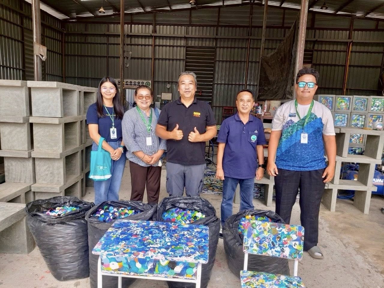 ❀ฝาเล็กๆที่ไม่ธรรมดา❀เพียงฝาขวดน้ำใบเล็กๆ...ถ้าถูกแยกอย่างตั้งใจมันก็สามารถกลายเป็น